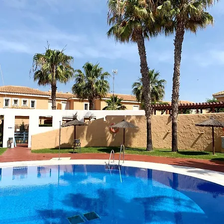 شقة Bahari Marinas - Tu Duplex Con Jardin Privado!
